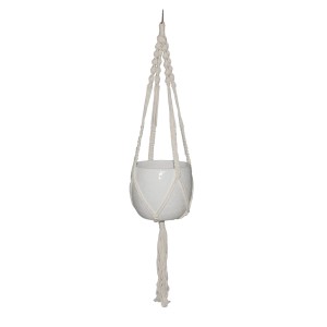 Biała wisząca doniczka z makramowym uchwytem na rośliny domowe.