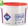 Wiadro z gruntem głębokopenetrującym Atlas Cerplast, czerwono-biały pojemnik.