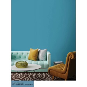 Pokój dzienny z akwamarynową farbą ścienną. Dekoracyjne wykończenie ścian z t.b.t.