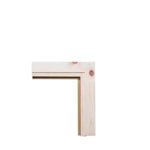 Drewniana ościeżnica drzwiowa (t.b.t.) do drzwi wewnętrznych, zbliżenie.