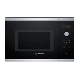 Czarna mikrofalówka do zabudowy Bosch z wyświetlaczem cyfrowym i pokrętłem.
