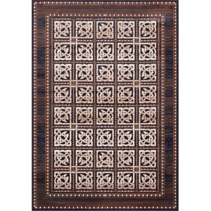 Brązowy dywan z krótkim włosiem i celtyckim wzorem.