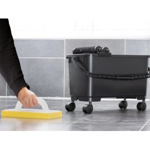 Zestaw do mycia płytek LUX Comfort z wiadrem, rolkami, pacą i gąbką kratową do prac glazurniczych.