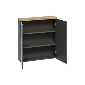 Otwarta szara szafka z lustrem t.b.t. z drewnianym akcentem i dwiema półkami.