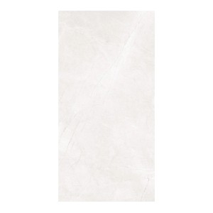 Jasna płytka podłogowa z efektem marmuru, idealna do nowoczesnych przestrzeni mieszkalnych.