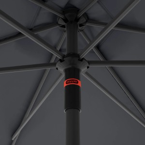 Zbliżenie: Parasol balkonowy Doppler MyZone, antracytowy, z funkcją pochylania. Widoczny maszt i rozpórki.