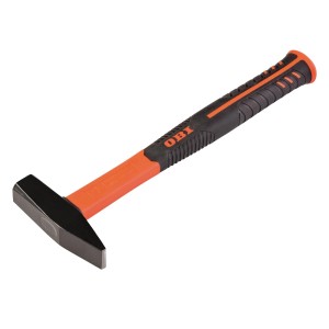 Młotek ślusarski OBI, 300 g, z 2-komponentową rękojeścią dla komfortowej pracy.