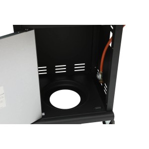 Wnętrze grilla gazowego: Schowek na butlę gazową z drzwiczkami i wężem gazowym.