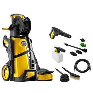 Żółto-czarna myjka ciśnieniowa z akcesoriami, takimi jak dysze, szczotki i wąż.