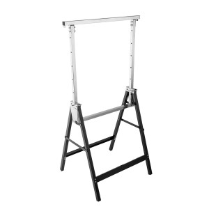 Regulowany, czarno-srebrny kozioł roboczy t.b.t. do wszechstronnych prac.