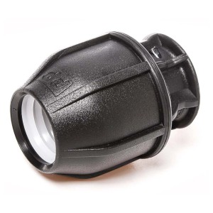 Czarny łącznik do nawadniania podziemnego.