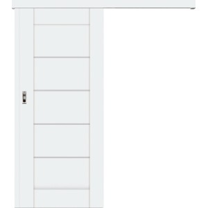Białe drzwi wewnętrzne t.b.t. z pięcioma płycinami i okuciami do drzwi przesuwnych.