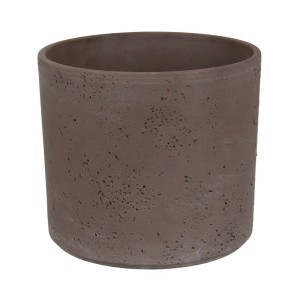 Brązowa, cylindryczna doniczka (Osłonki) o szorstkiej powierzchni.