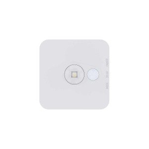 Kwadratowa, biała lampa podszafkowa t.b.t. ze światłem LED i włącznikiem.