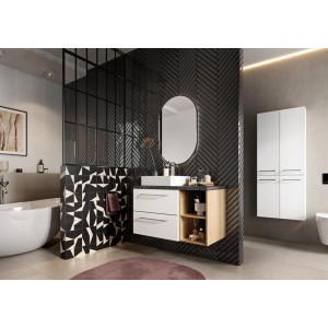 Nowoczesna łazienka z szafką pod umywalkę, lustrem i białymi szafkami wiszącymi.