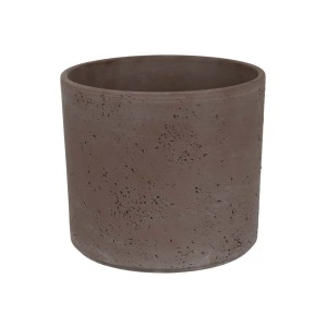 Brązowa, cylindryczna doniczka (Osłonki) o szorstkiej powierzchni.