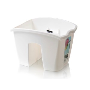 Biała skrzynka na kwiaty t.b.t. na balustradę balkonu.