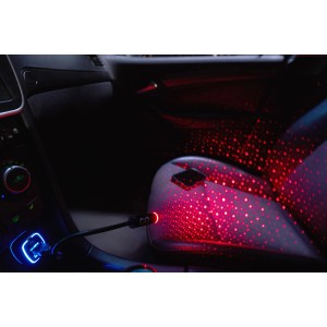 Akcesorium do telefonu komórkowego t.b.t. w samochodzie z efektem czerwonego gwiaździstego nieba.