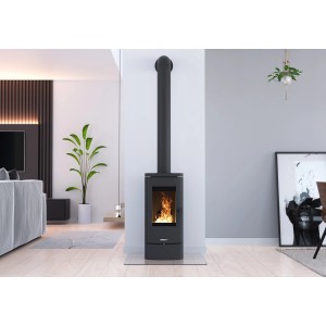 Czarny piec z płytą szklaną w nowoczesnym salonie.