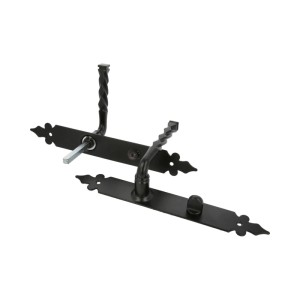 Czarne klamki do drzwi t.b.t. z szyldem długim do drzwi wewnętrznych.