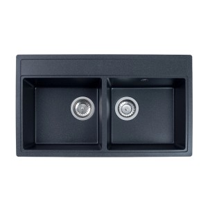 Zlewozmywak granitowy t.b.t. z dwiema komorami i sitkami.