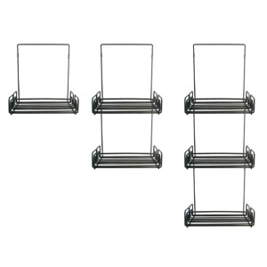 t.b.t. Zestaw akcesoriów łazienkowych z wiszącymi półkami w różnych rozmiarach.