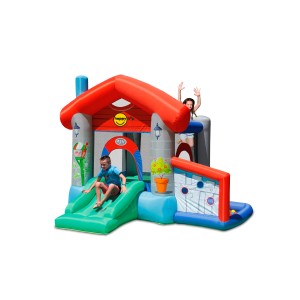 Nadmuchiwany zamek dmuchany w kształcie domu ze zjeżdżalnią i dziećmi. Idealny do ogrodu.
