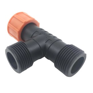 Trójnik do nawadniania podziemnego, czarny z pomarańczową nakrętką.