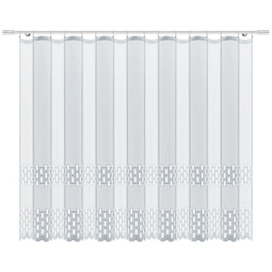 Biała, przezroczysta firana ze wzorem do salonu.