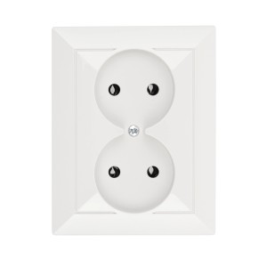Białe podwójne gniazdko elektryczne t.b.t. do użytku wewnętrznego.