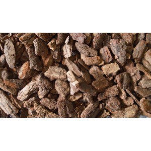 Zbliżenie kory ogrodowej t.b.t., idealnej do aranżacji ogrodu.