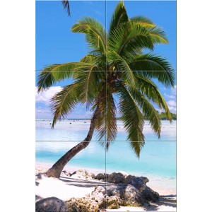Dekoracyjny panel ścienny: tropikalna palma na plaży z błękitnym niebem.