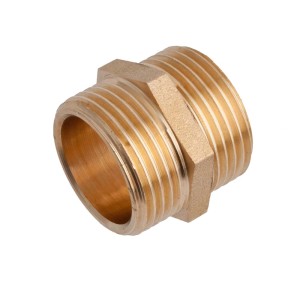 Mosiężna złączka do pomp i instalacji wodnych.