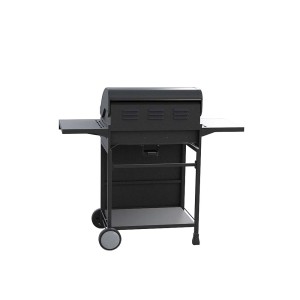 Czarny grill gazowy t.b.t. z półkami i kółkami.