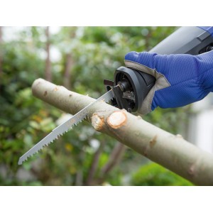 Brzeszczot do piły szablastej LUX Comfort w użyciu: Grube cięcie świeżego drewna piłą szablastą. Zestaw 2 szt.