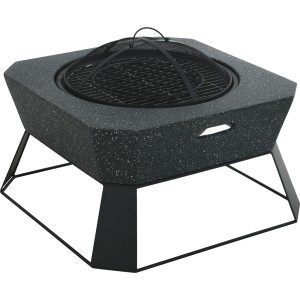 Kwadratowe palenisko z osłoną przeciwiskrową i czarną metalową ramą.