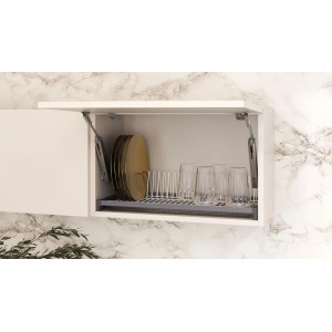 Ociekarka do naczyń t.b.t. w szafce kuchennej z naczyniami i szklankami.