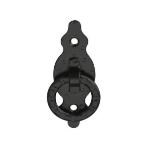 Czarny uchwyt pierścieniowy t.b.t. do mebli, z kategorii okucia.