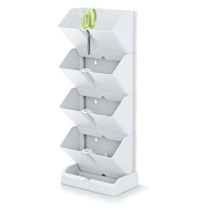 Biała wisząca doniczka t.b.t. z czterema skrzynkami na rośliny do ogrodu wertykalnego.