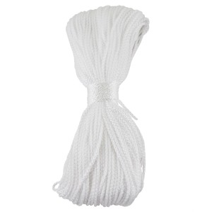 Biały sznur do suszarki na pranie, zbliżenie.