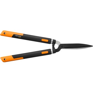 Nożyce teleskopowe do żywopłotu Fiskars SmartFit HS86 z czarnymi uchwytami i pomarańczowymi akcentami.