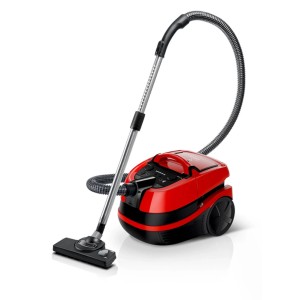 Czerwony odkurzacz do czyszczenia na sucho i na mokro.