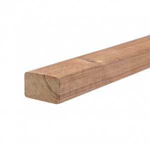 Deska tarasowa drewniana, zbliżenie na strukturę drewna.