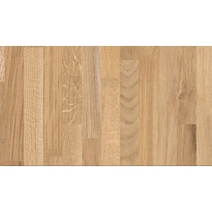 Drewniany blat kuchenny o naturalnym wyglądzie drewna.