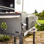 Grill węglowy Jamestown Jaxon z modułowym rusztem i drzwiczkami paleniska.
