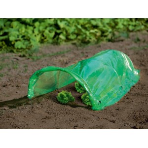 Zielony tunel foliowy 1,2x3m chroni rośliny w ogrodzie przed deszczem i słońcem.