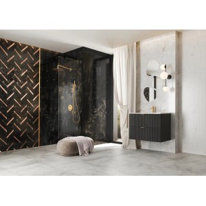 Nowoczesna łazienka z ciemnymi dekorami i płytkami.