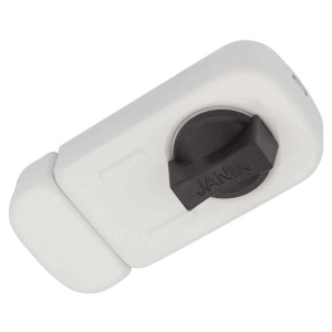 Biały zasuwa do drzwi z czarnym pokrętłem dla większego bezpieczeństwa.