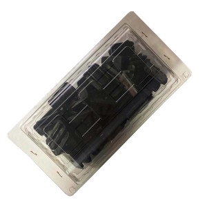 t.b.t. Akcesoria do doniczek, czarne plastikowe klipsy w przezroczystym opakowaniu.