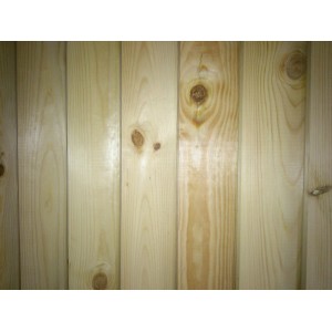 Jasne panele drewniane do Boazeria, widoczne naturalne słoje drewna.